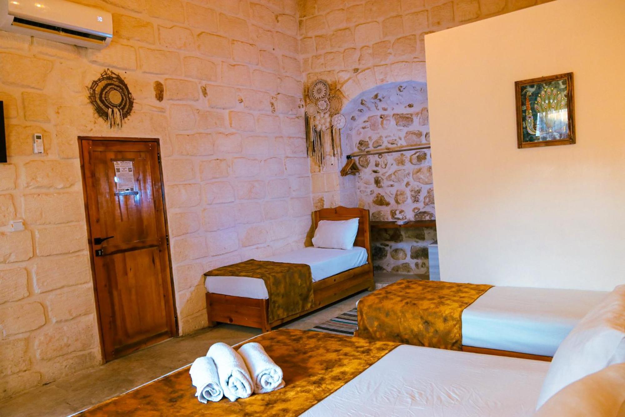 Midyat Mons Masius Hotel Teras מראה חיצוני תמונה