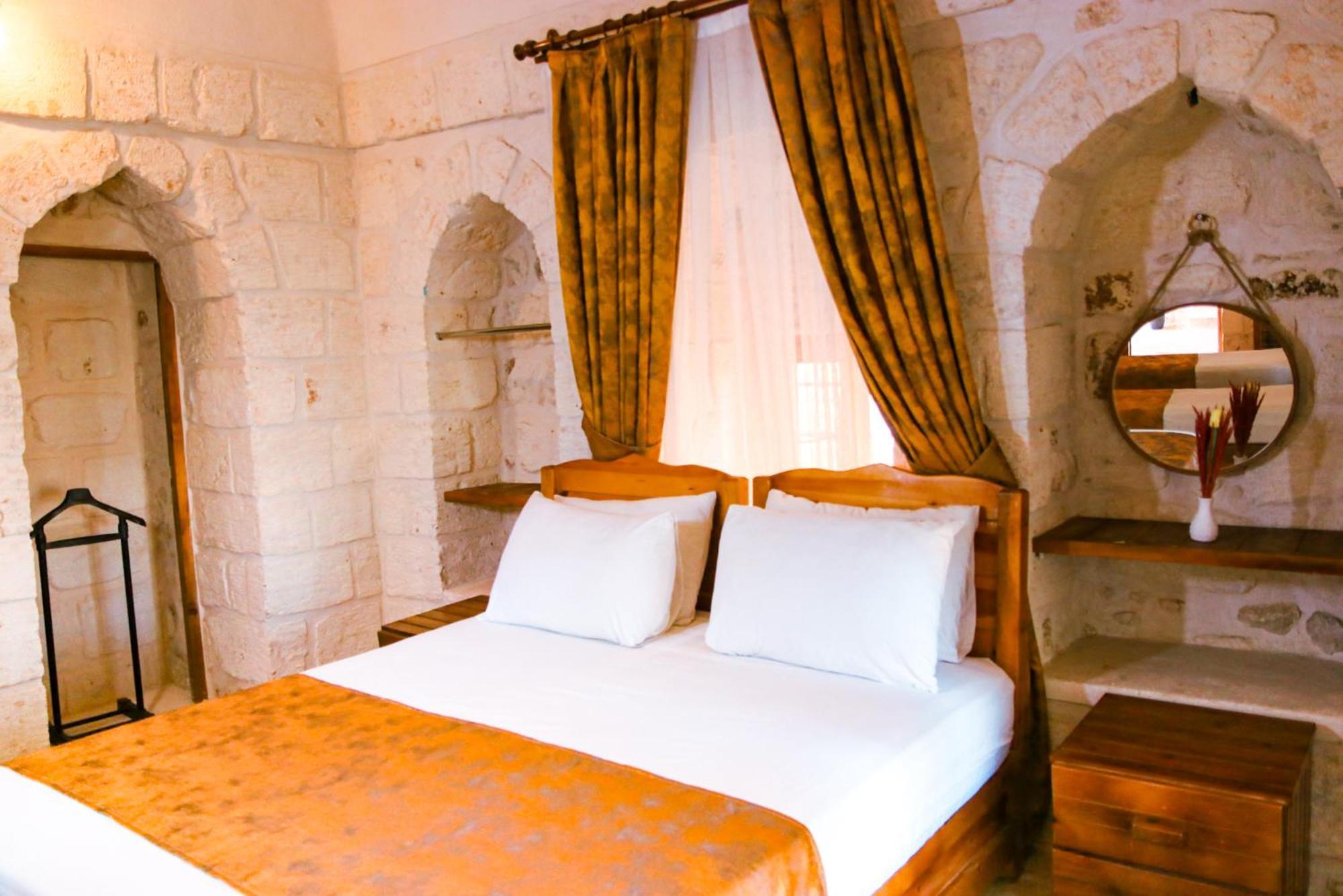 Midyat Mons Masius Hotel Teras מראה חיצוני תמונה