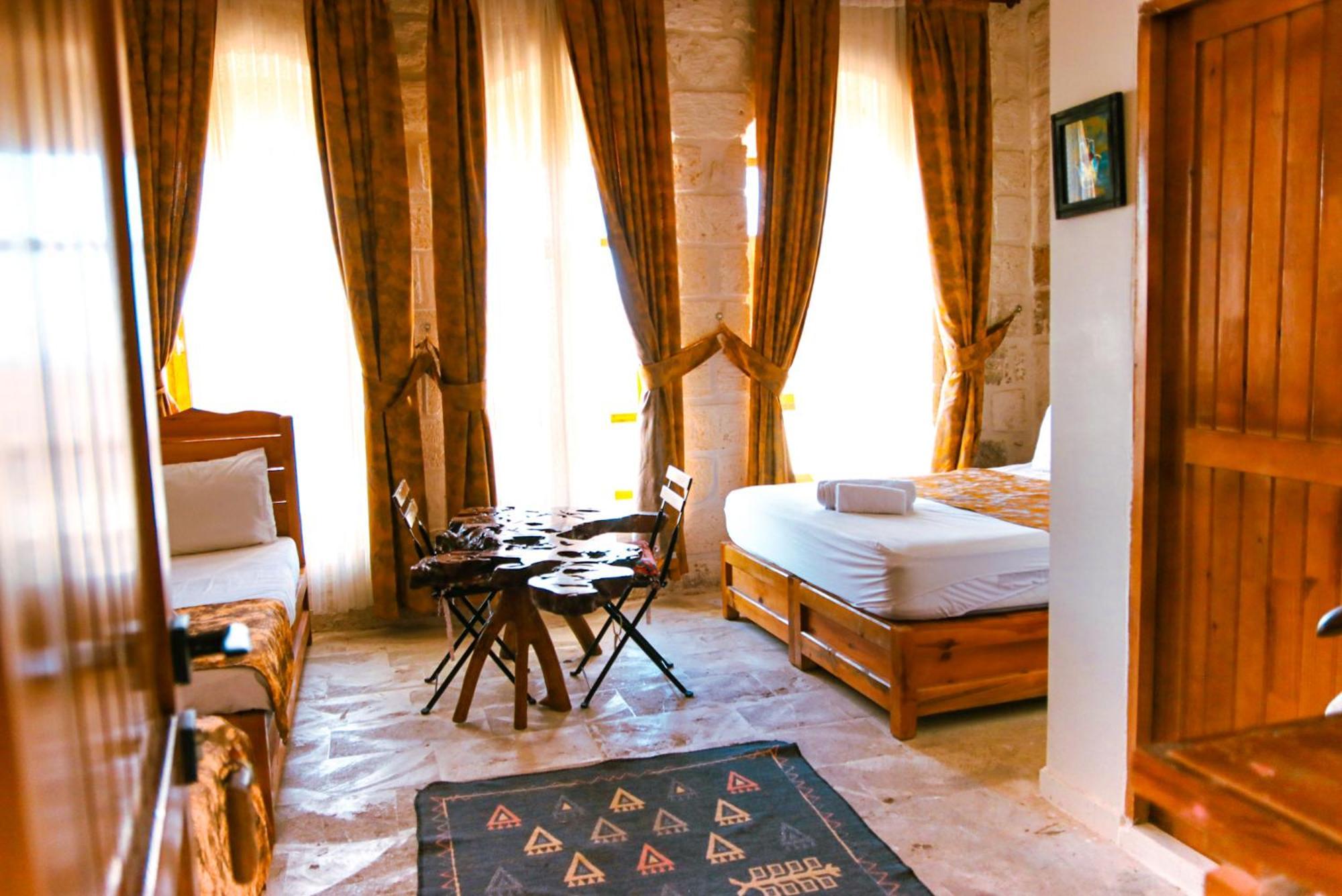 Midyat Mons Masius Hotel Teras מראה חיצוני תמונה