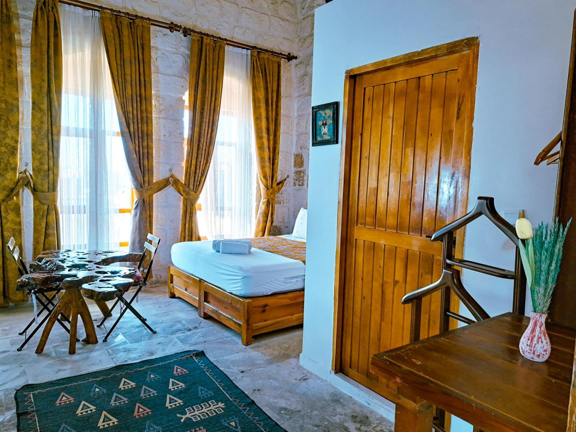 Midyat Mons Masius Hotel Teras מראה חיצוני תמונה